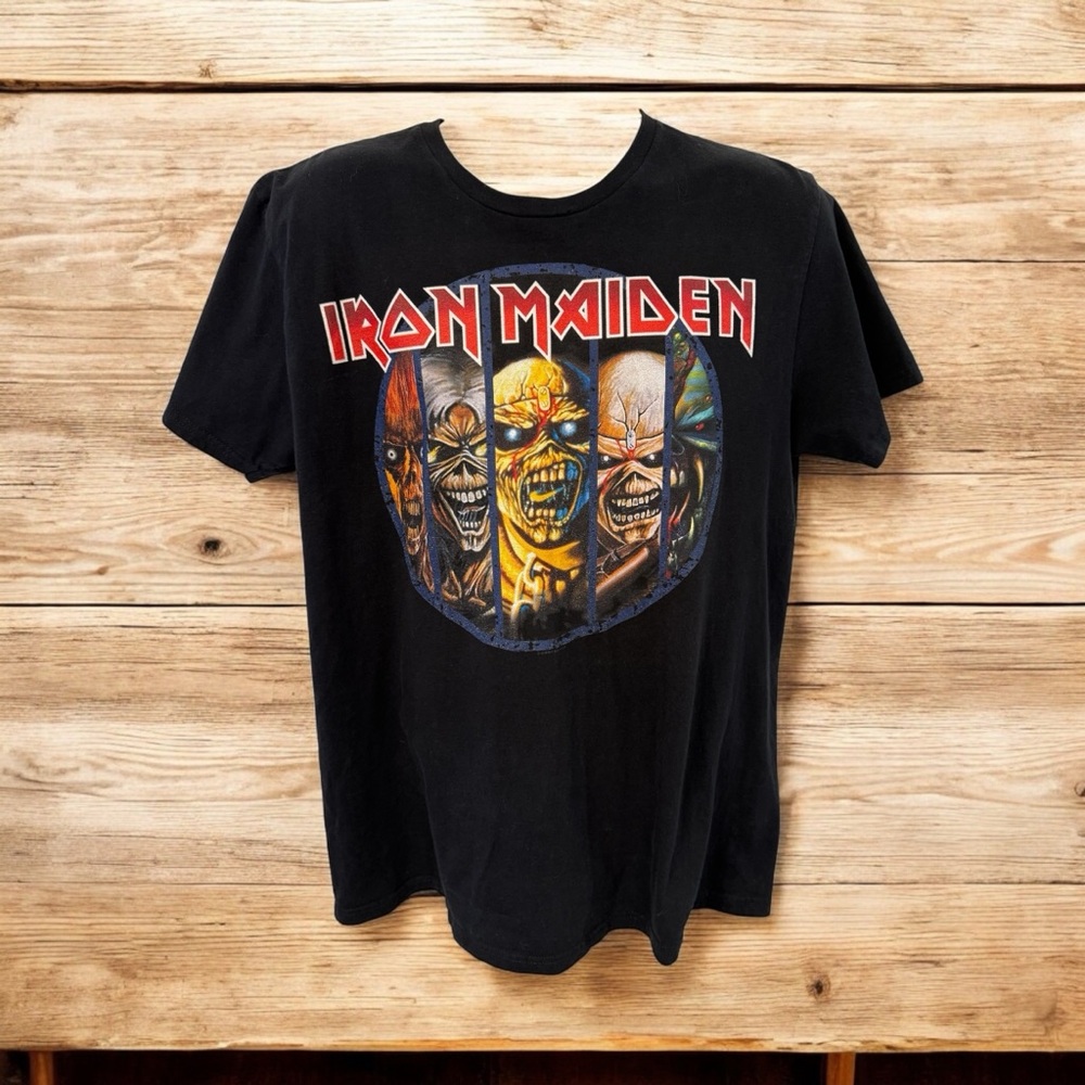 IRON MAIDEN MULTI-FACE GRAPHIC BAND TEE - SIZE LARGE